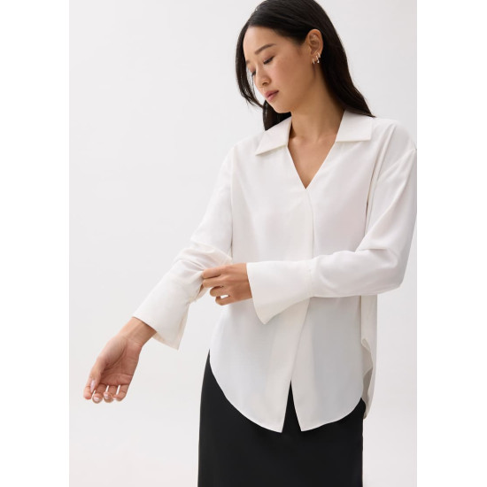 RuchedReady™ Ily Notch Collar Blouse