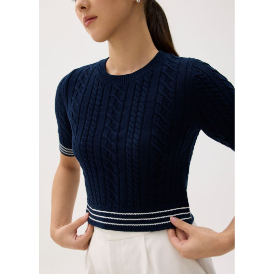 Round Neck Fitted Crop Knit Top