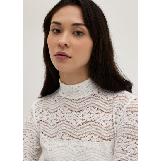 Lace Fitted Turtle Neck Top