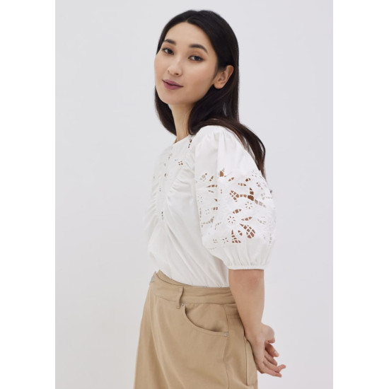 Kimora Broderie Puff Sleeve Top