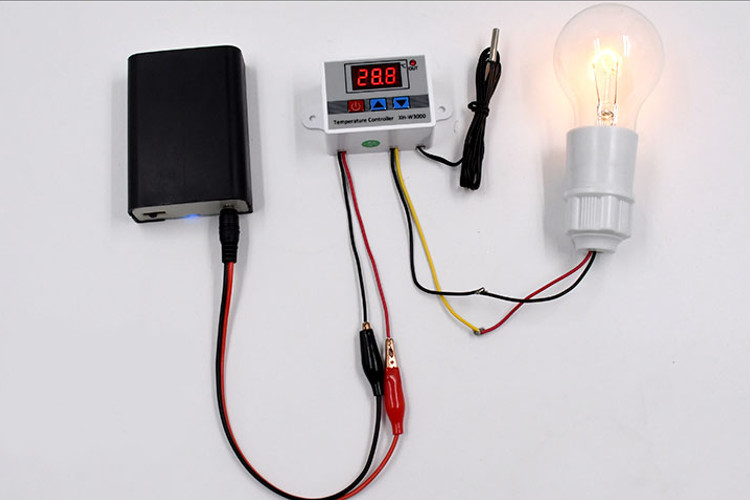 XH-W3002 Micro Digital Thermostat High Precision Temperature Control Switch Heating and Cooling Accuracy 0.1 XH-W3002 Micro Digital Thermostat High Precision Temperature Control Switch Heating and Cooling Accuracy 0.1